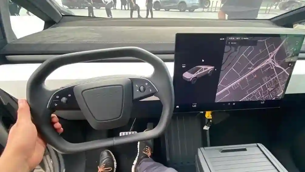 Fitur Unggulan Tesla