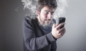 Tips Mengatasi HP Panas: Panduan agar Smartphone Anda Awet