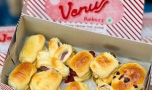 Kelezatan yang Tak Terlupakan: Rekomendasi Oleh-Oleh Bogor untuk Keluarga