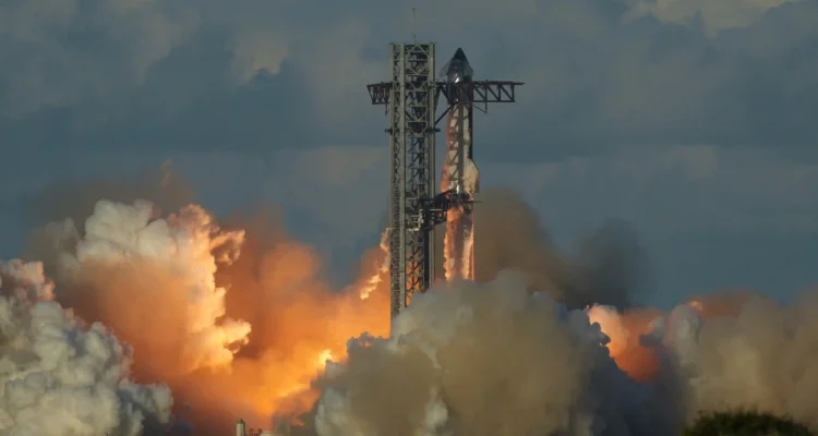 Roket Penjelajah SpaceX, Teknologi Mesin Raksasa yang Bisa Pulang